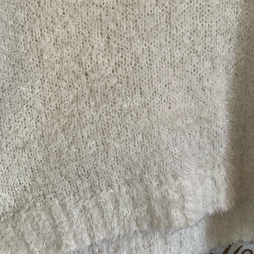 Fuzzy sweater💘 - Picture 2 of 2